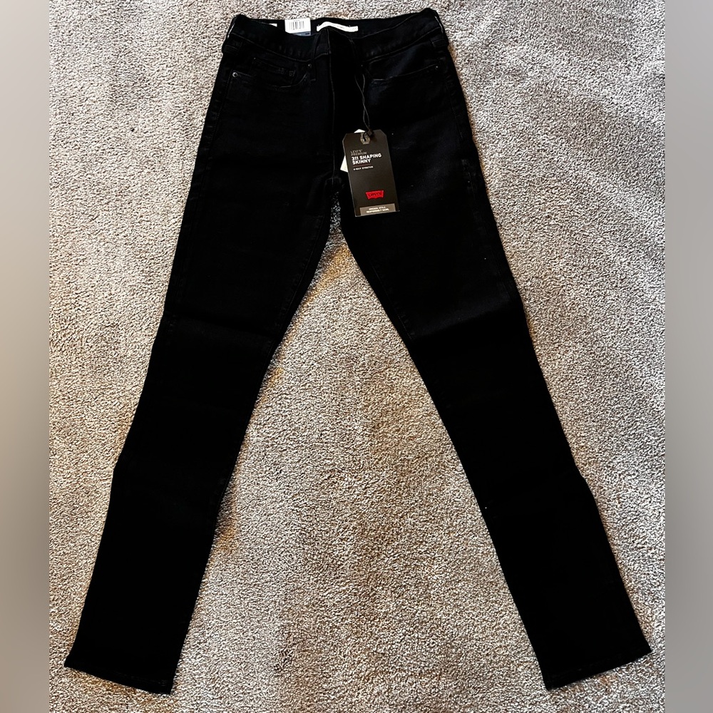 Levi’s 311 Shaping Skinny Jeans, black. BNWT Size 27, 30 legs